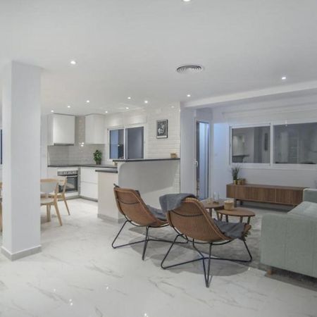 Luxury Apartment Фуeнхирола Екстериор снимка