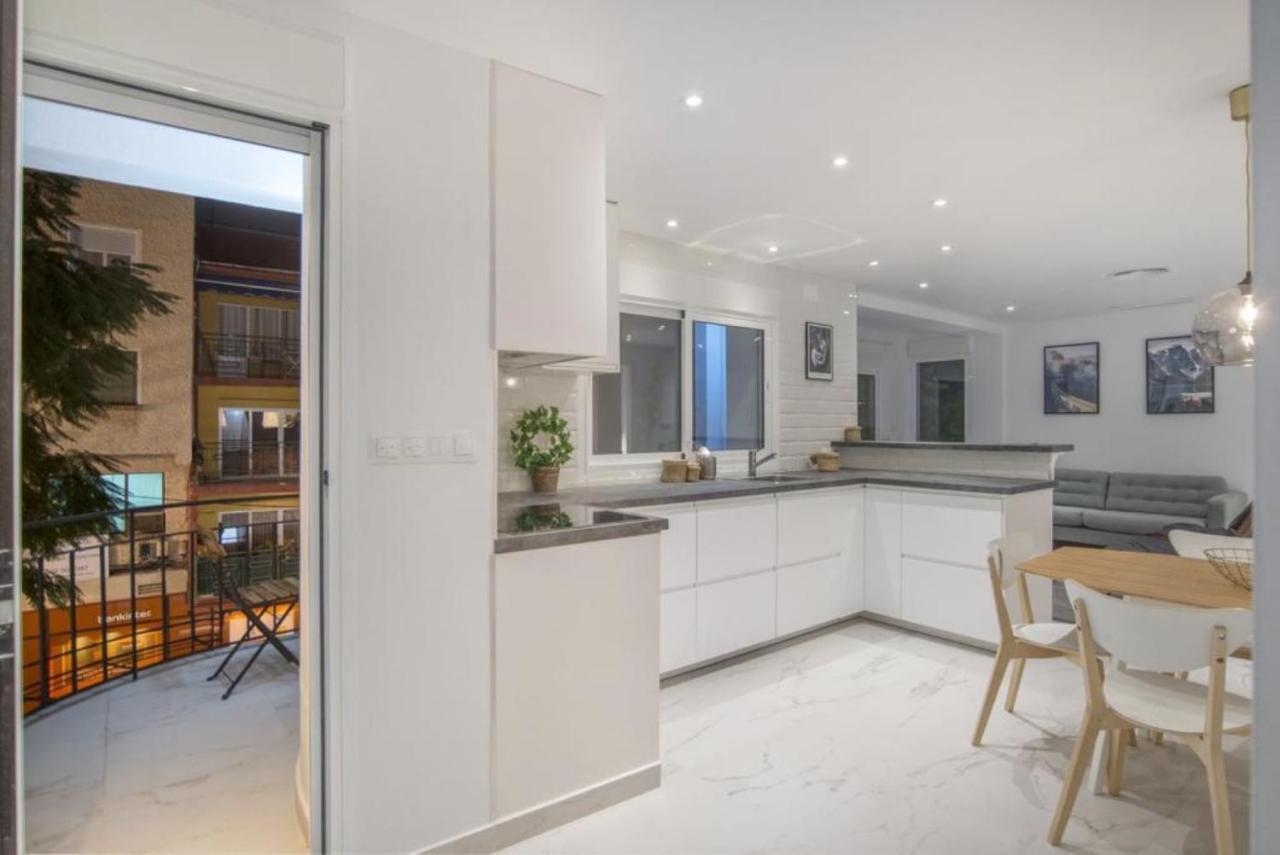 Luxury Apartment Фуeнхирола Екстериор снимка